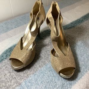 Fioni Night Heels Womens  9 Glitter Slip On Open Toe Pumps Gold